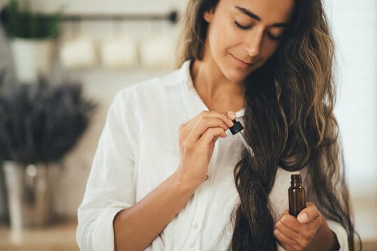 You are currently viewing How to Use Hair Serum – Step-by-Step Guide For Maximum Benefits