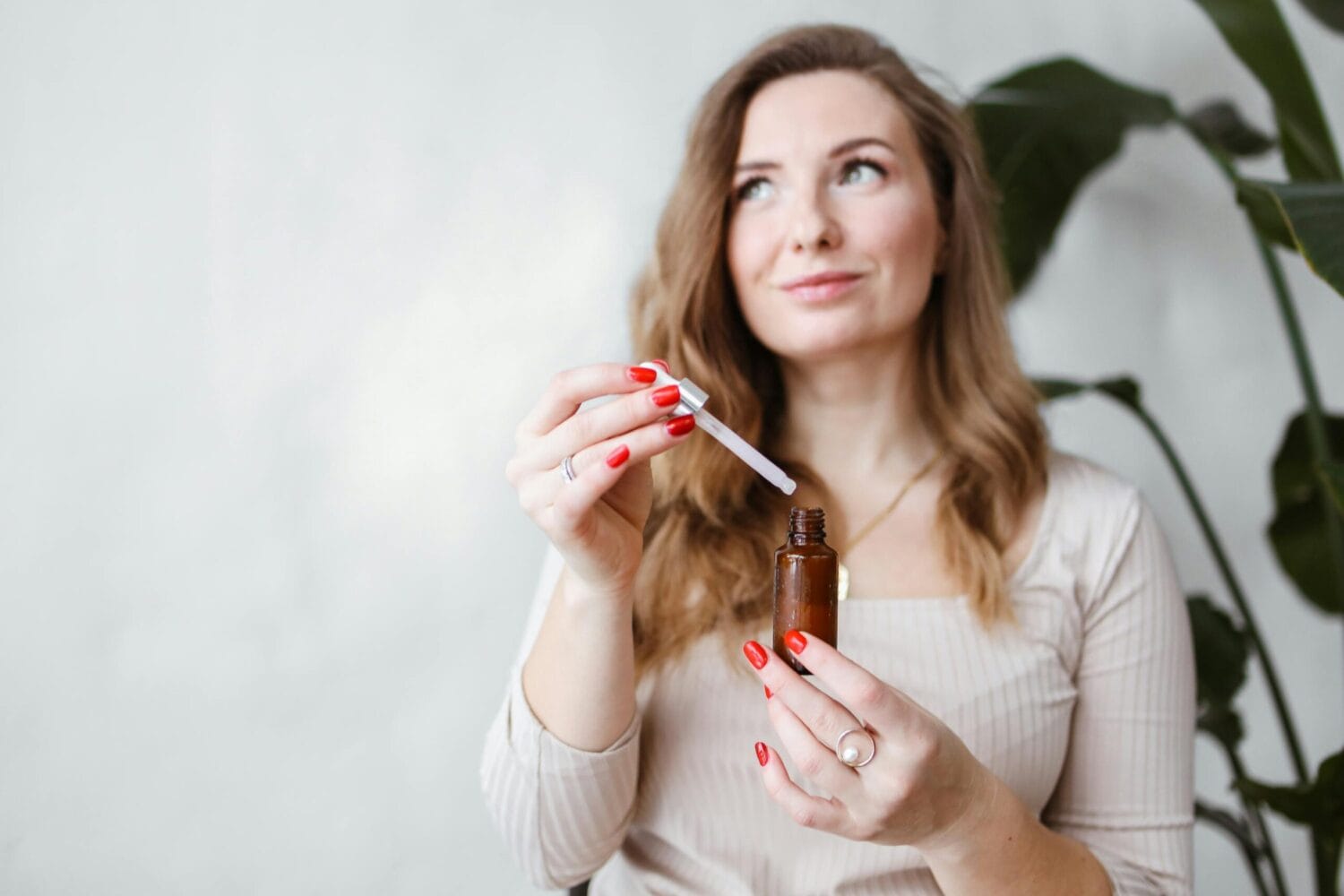 You are currently viewing Hair Serum vs. Hair Oil: Which One is Best for Your Hair?