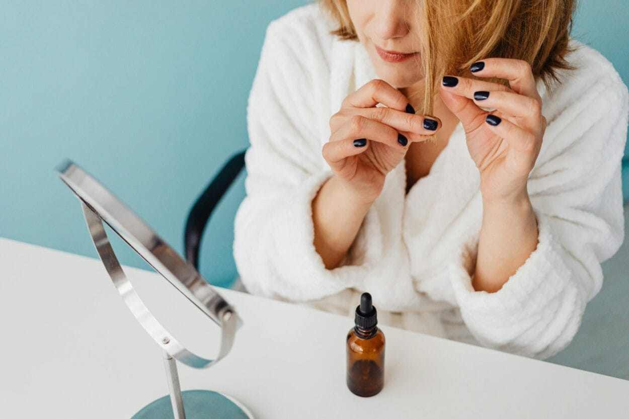 You are currently viewing Hair Serum Benefits Explained: What It Really Does for Your Hair